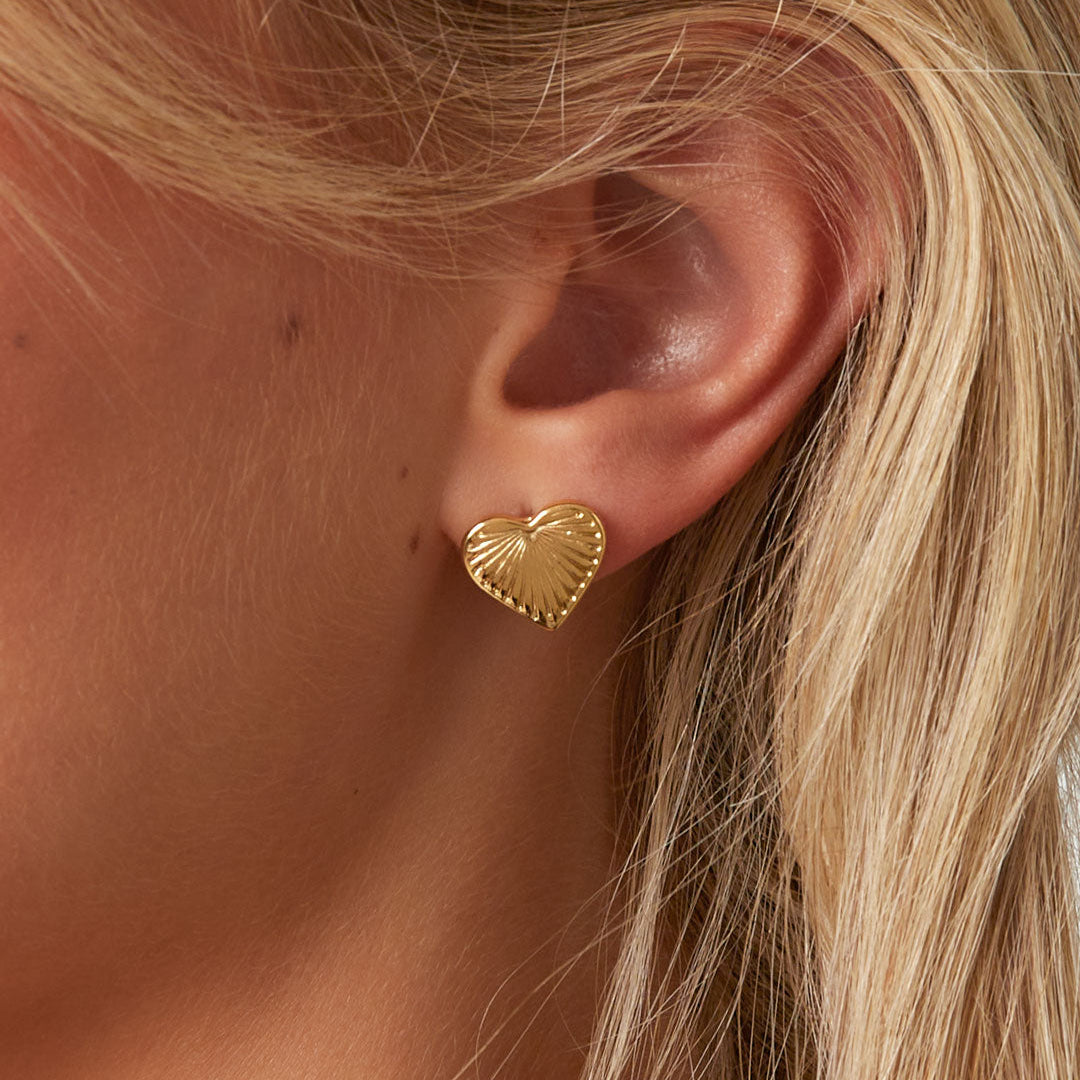 Stud hearts