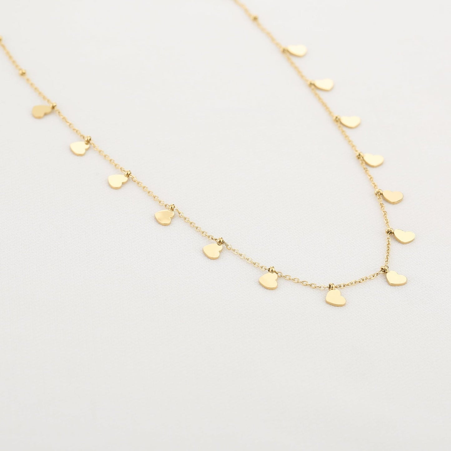 Ketting met subtiele hartjes