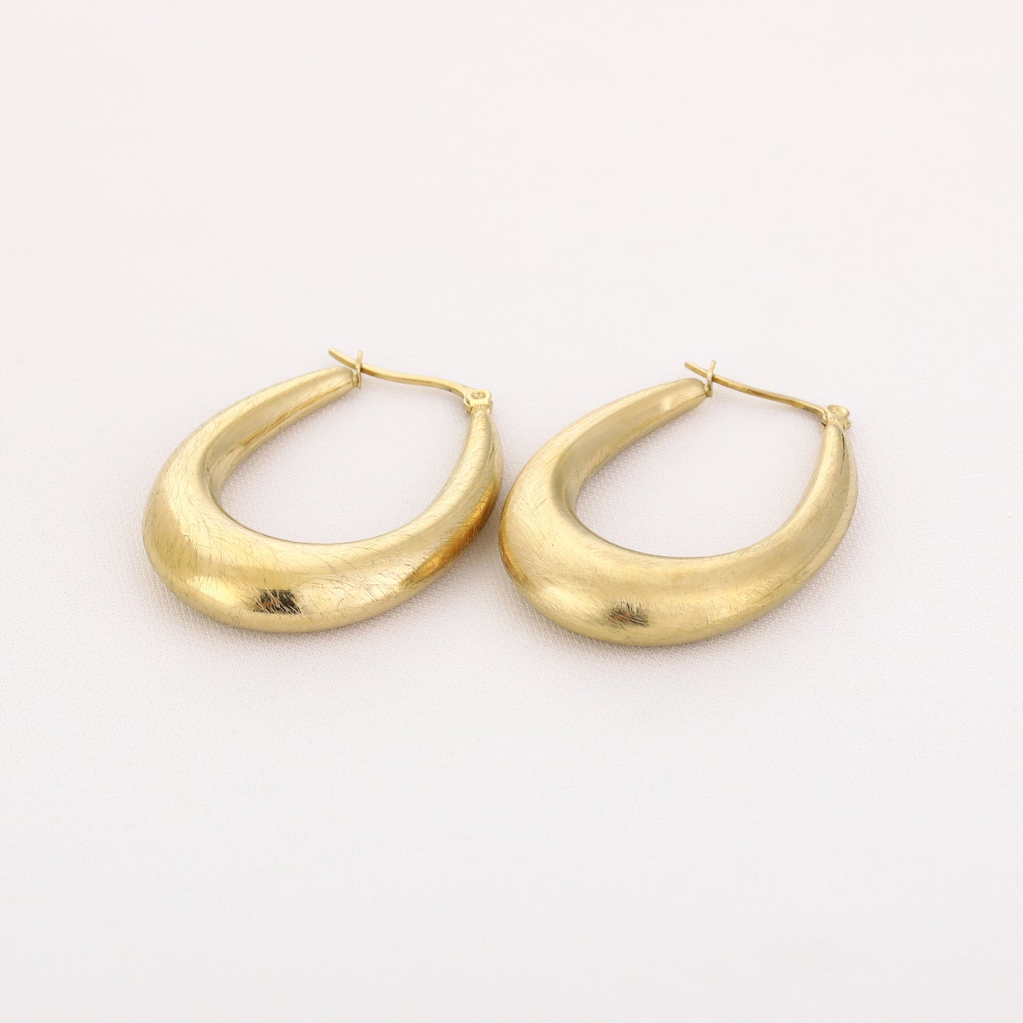 Gouden druppel hoops